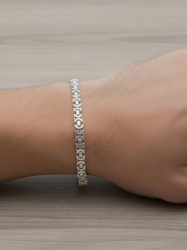 Alternative view of Yassı Ezme Kral gümüş bileklik