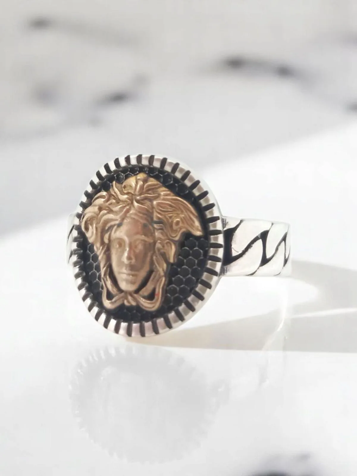 Versace Desenli Erkek Gümüş Yüzük - Görsel 3