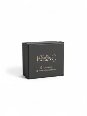 Kılınç gümüş ve saat online mağazasından satın alınan yüzük ve kolyeler farklı renklerde ki yüzük kutularımızda hediye paketi yapılarak gönderilmektedir