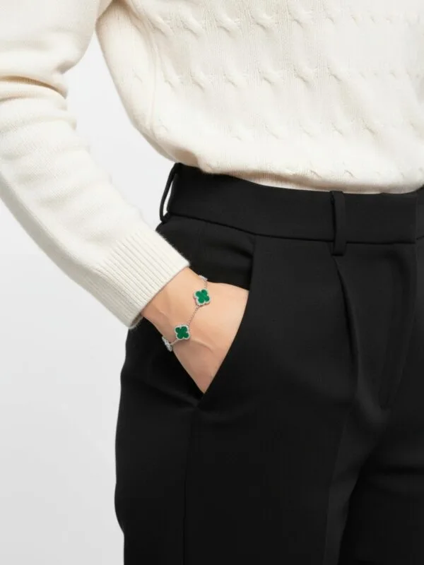 beş motifli malahit taşlı yonca kadın gümüş bileklik