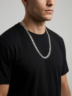 7.5 mm gurmet modeli italyan erkek zincir tamamen 925 ayar gümüşten üretilmiştir ve 65 cm boyutundadır kalın ve dayanıklı bir yapıya sahiptir.