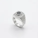Kırık Beyaz Zirkon ve Siyah Taşlı Erkek Yüzük 925 Ayar