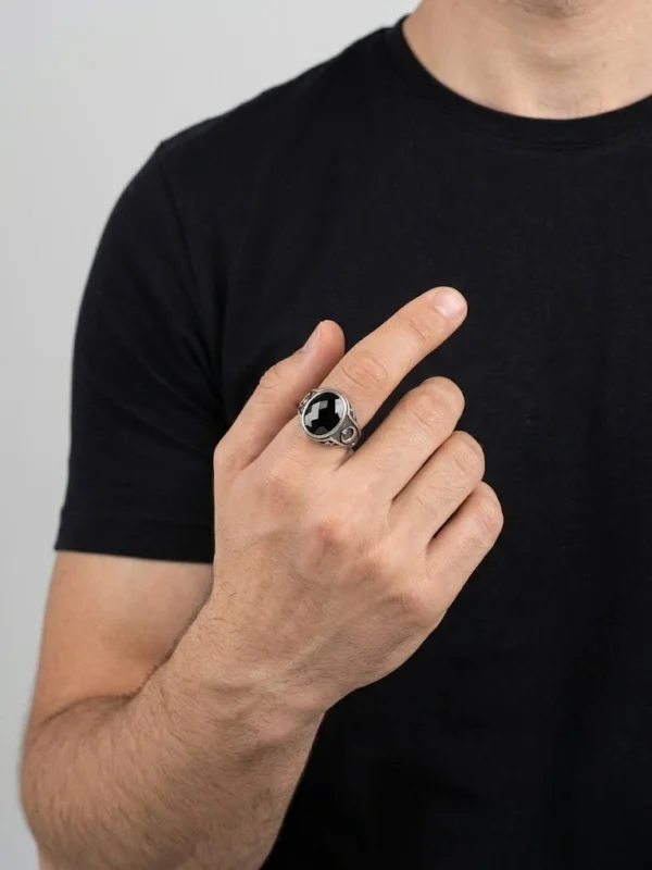 Alternative view of Oval Siyah Zirkon Taşlı Ayyıldız Motifli Gümüş Yüzük