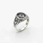 Oval Siyah Zirkon Taşlı Ayyıldız Motifli Gümüş Yüzük