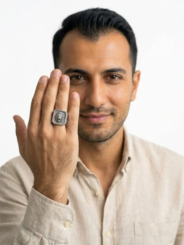 Alternative view of Aslan Motifli Kolları Kalem İşçilikli Gümüş Yüzük