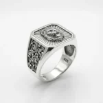 Aslan Motifli Kolları Kalem İşçilikli Gümüş Yüzük