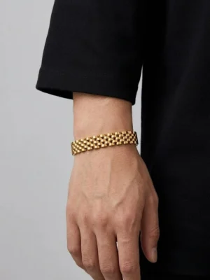 kalın jubile kordonlu 316L gold renk çelik bileklik erkek bileğinde duruşu